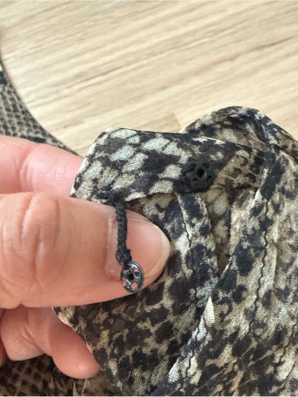 VERONICA BEARD Lowell Snake Print Silk Blouse With Camisole Size 4 Professional - Picture 11 of 11